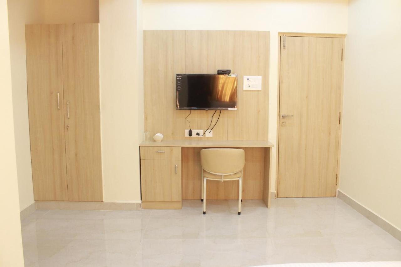 Jfive Residency Hotel Chennai Exterior photo